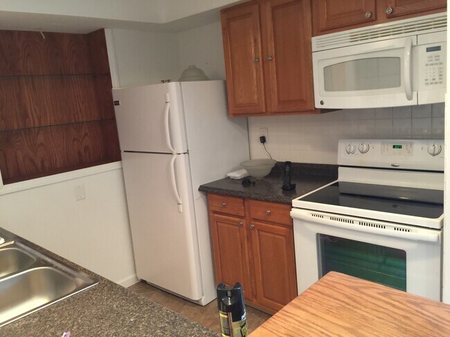 Kitchen - 317 Sandy Beach Rd