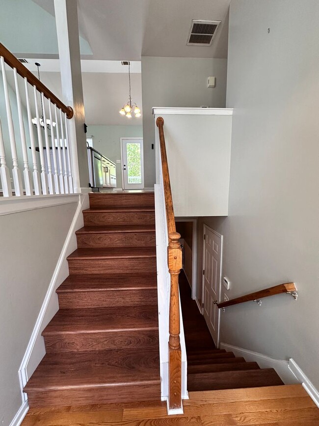 Building Photo - Exclusively Offered By Muse Realty Rentals...