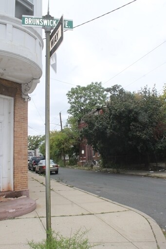 Foto del edificio - 327 Brunswick Ave