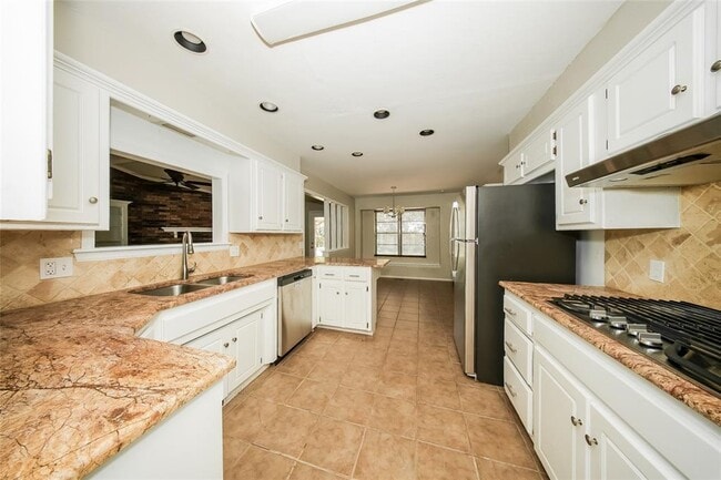 Building Photo - 9725 Pheasant Ln