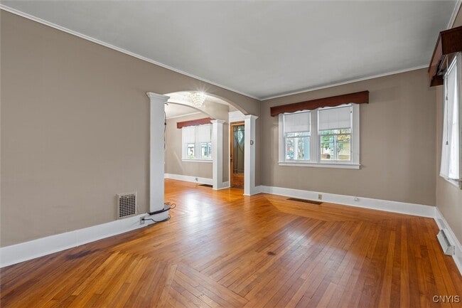 Foto del edificio - 1313 Grant Blvd