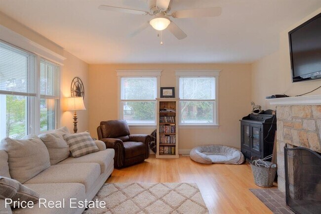 Building Photo - 3 br, 2 bath House - 702 Airport Road