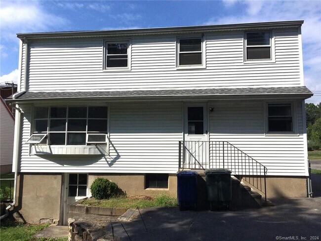 Building Photo - 1645 Old Town Rd
