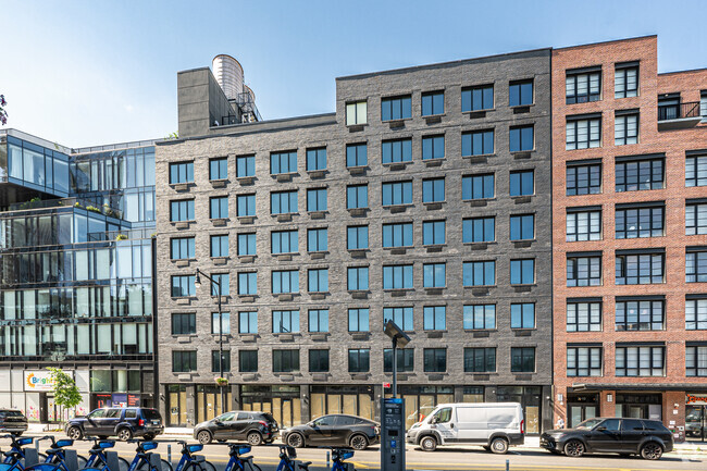 Building Photo - 21-18 44th Dr