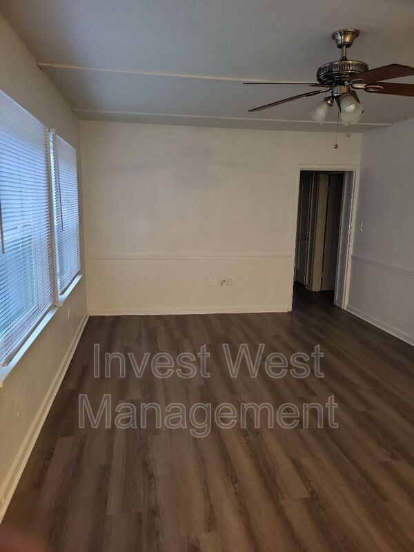 Building Photo - 1116 SE Polk St