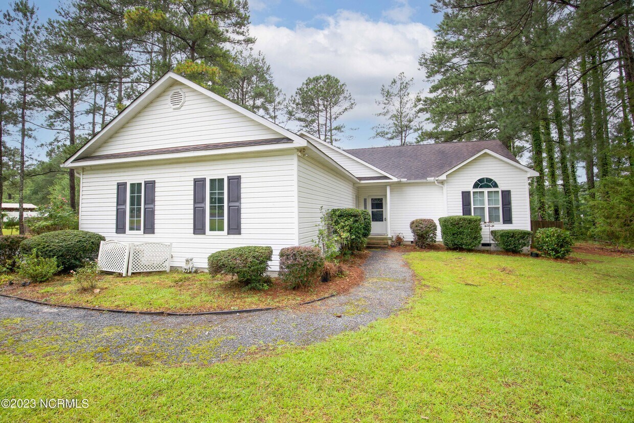 Foto principal - 110 Ravenglass Dr