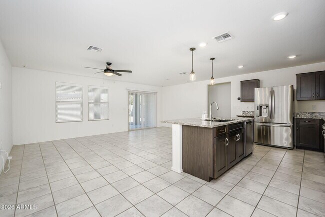 Building Photo - 25854 W Valley View Dr