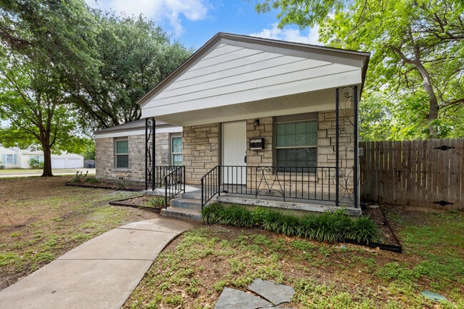 Building Photo - 4016 Winfield Ave