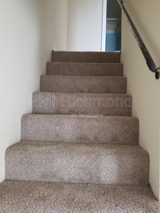 Foto del edificio - 4615 Chiswell Dr