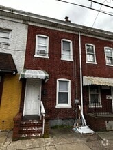 Building Photo - 837 Genesee St