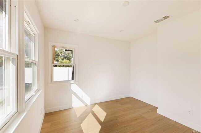 Foto del edificio - 22457 Berdon St