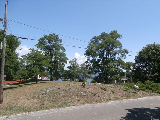 Building Photo - 780 Aquaview Ave