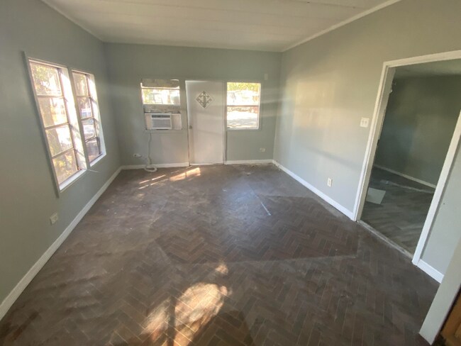 Building Photo - 3329 Pine Needle Dr