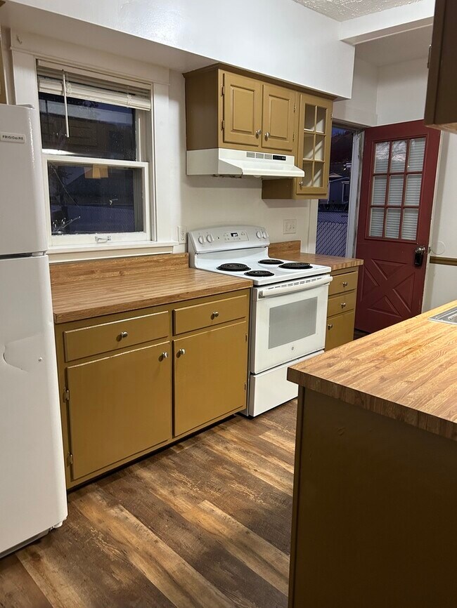 Foto del edificio - 1910 1st St