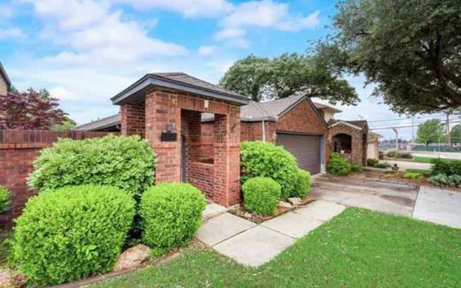 Photo - 3924 Denham Way House