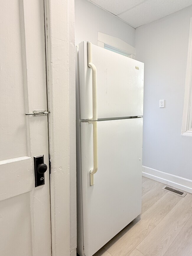 Photo du bâtiment - 349 Campbell Ave