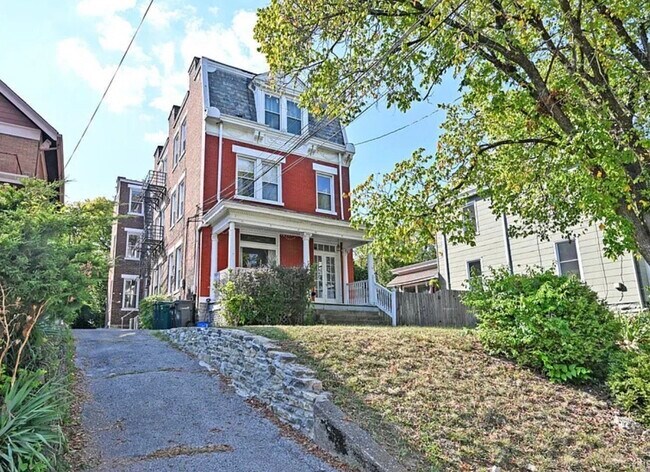 Foto del edificio - 2411 Fairview Ave