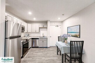 Building Photo - 2305 Aaron St