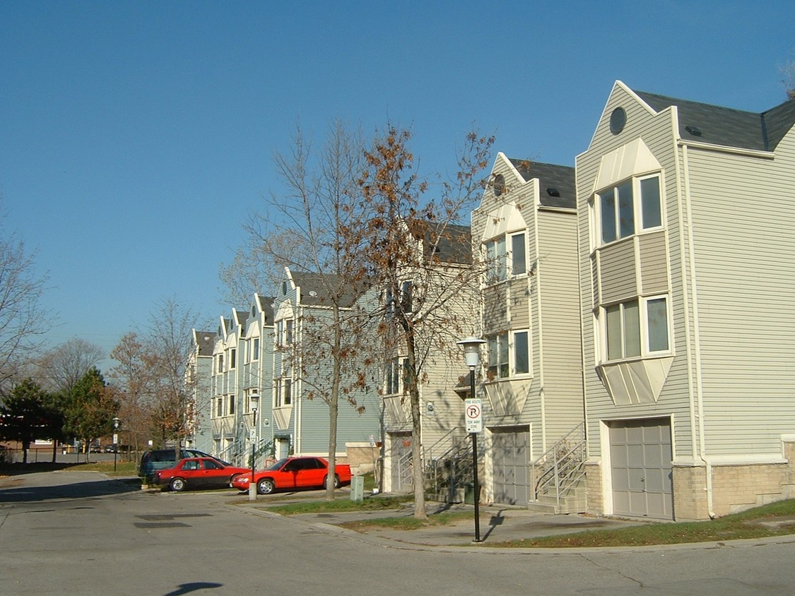 Primary Photo - Conant Place