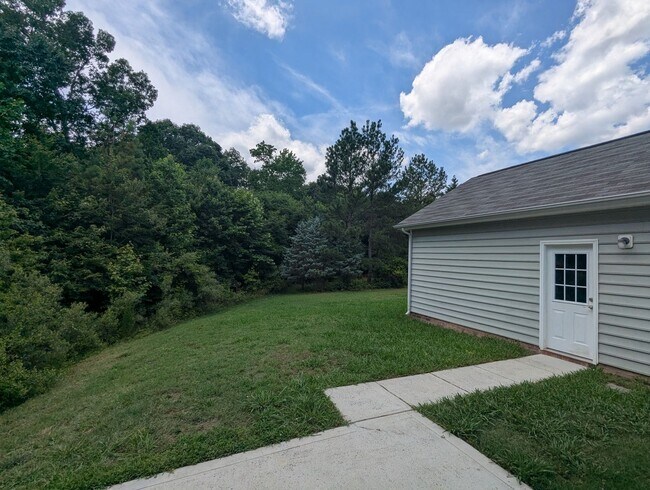 Foto del edificio - 4BR Main Floor Master, Huntersville