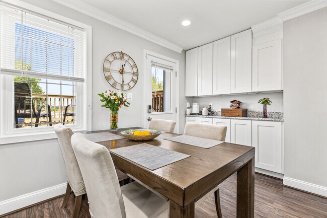 Foto del edificio - 920 52nd St NE