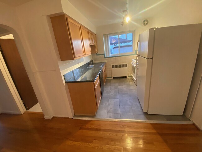 kitchen - 6240 Girard Ave