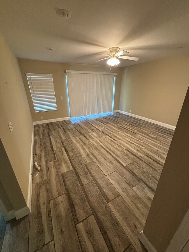 Foto del edificio - 657 N Golf Villa Rd