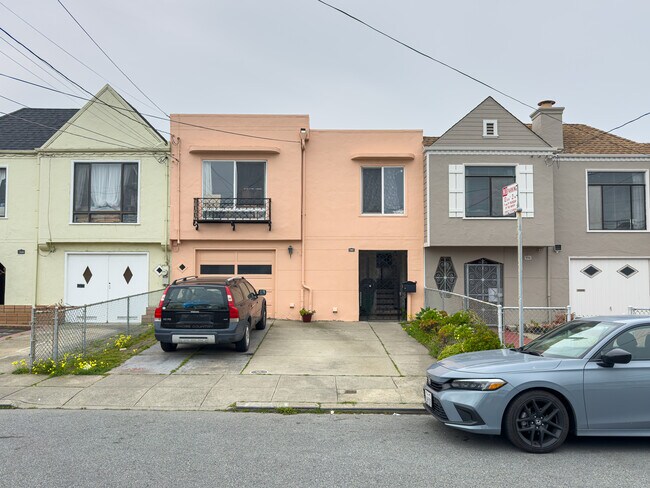 Building Photo - 1851 42nd Ave