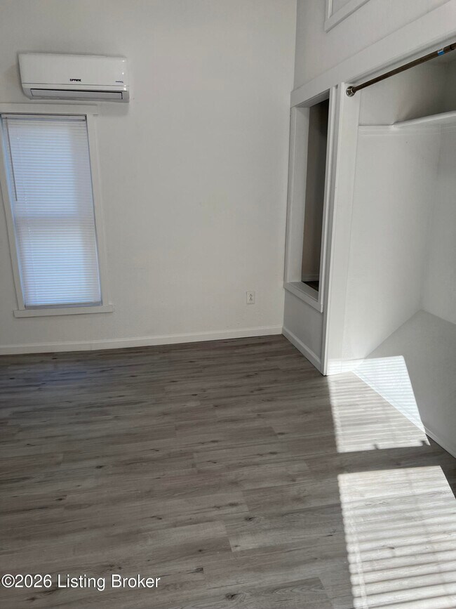 Foto del edificio - 4813 E Manslick Rd