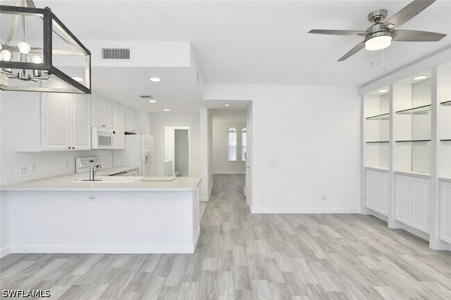 Foto del edificio - 6182 Towncenter Cir