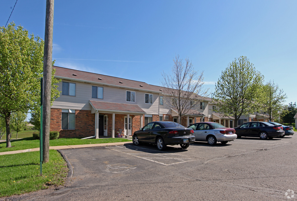 Primary Photo - Carrollton Crest Apartments