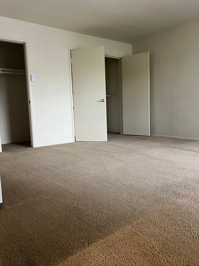 Foto del edificio - 11933 W Magnolia Blvd