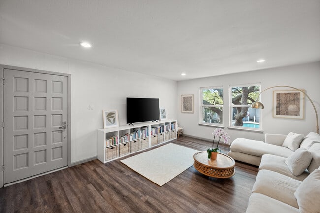 Photo - 5111 Skillman St Apartment