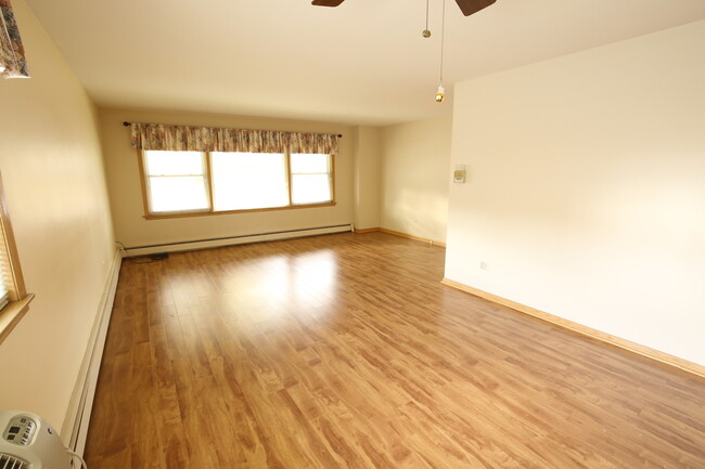 Building Photo - 5501 N Mango Ave
