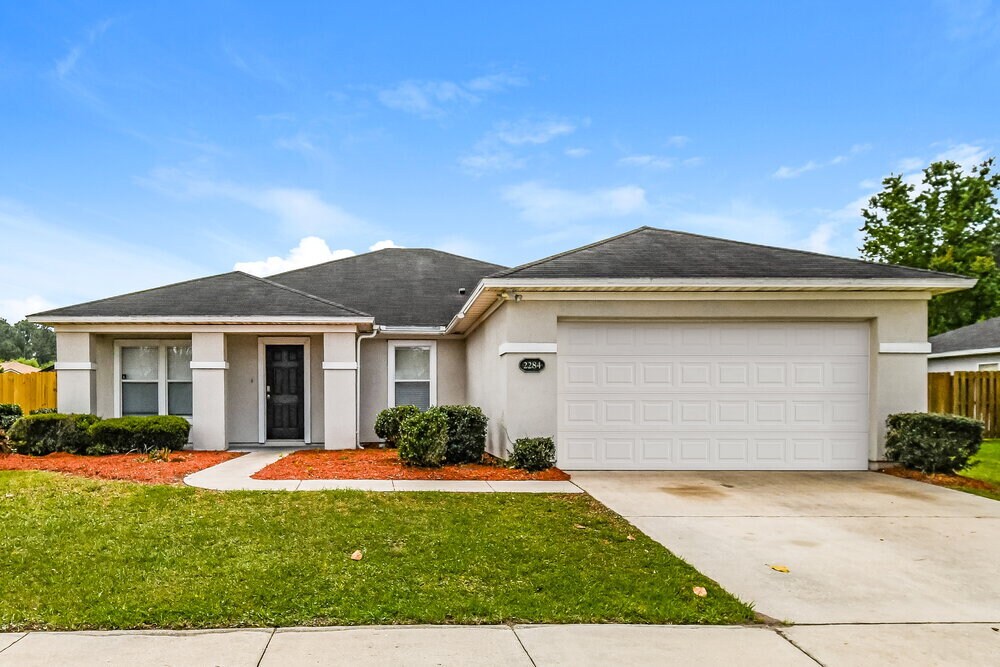 Foto principal - 2284 Brian Lakes Dr E