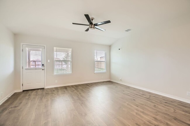 Building Photo - First time rental! $250 off the first mont...