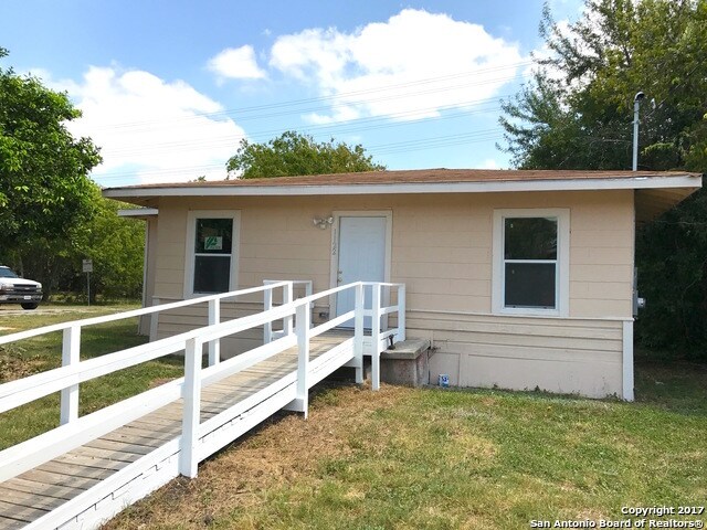 Primary Photo - 1122 N Onslow St