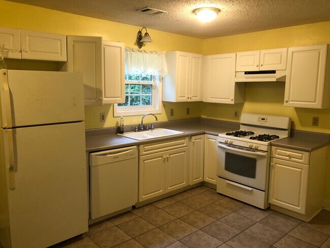 Foto del edificio - 3 bed, 2 bath home located in Opelika!