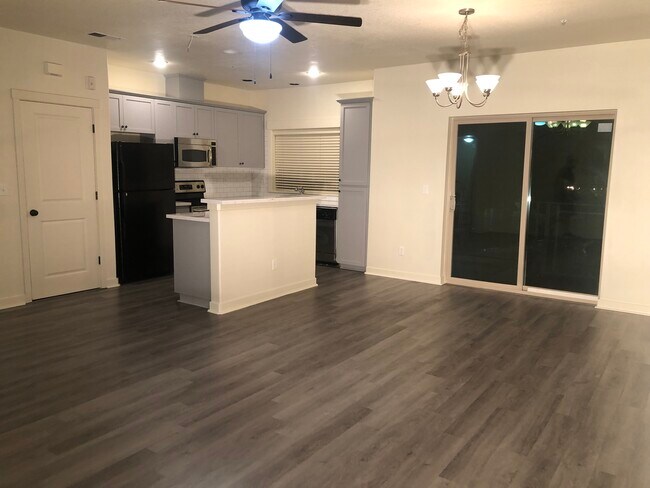 Foto del edificio - 635 NE Garswood Ln