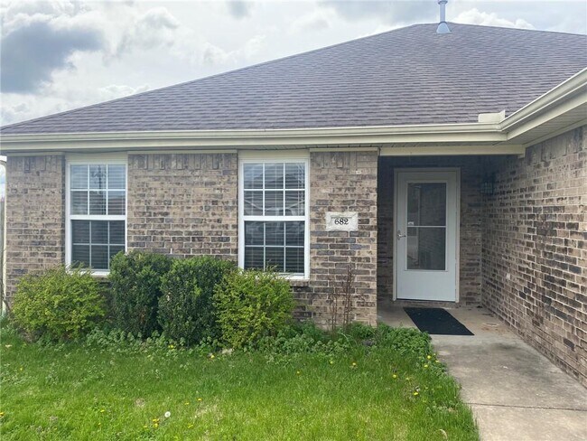 Building Photo - 682 Choate Pl Cir