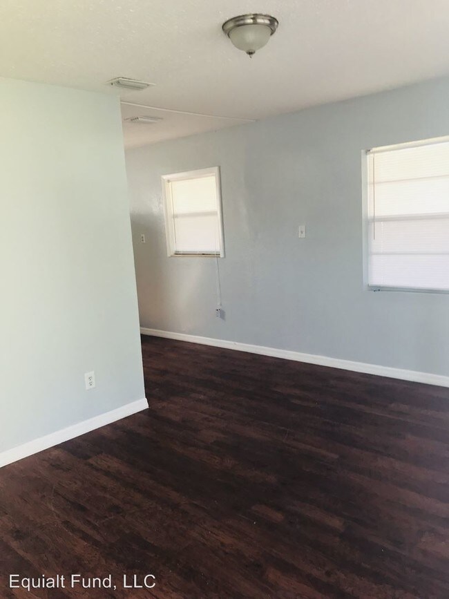 Building Photo - 2 br, 1 bath House - 3125 Strawberry Lane