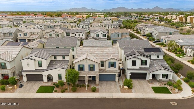 Building Photo - 4819 E Paddock Pl