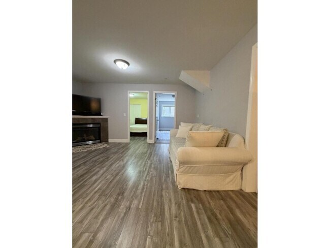 Photo du bâtiment - 35258 Firdale Ave