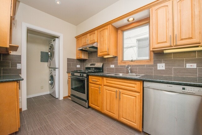 Building Photo - 1425 Walnut St