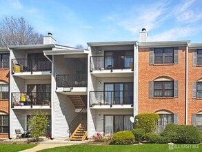 Building Photo - 481 Danbury Ln