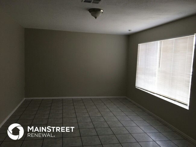 Building Photo - 1819 N 47th Dr