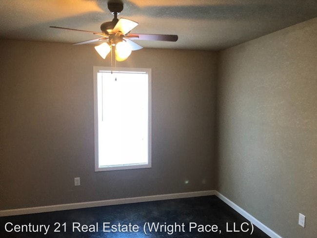 Building Photo - 4700-4704 Morton Dr
