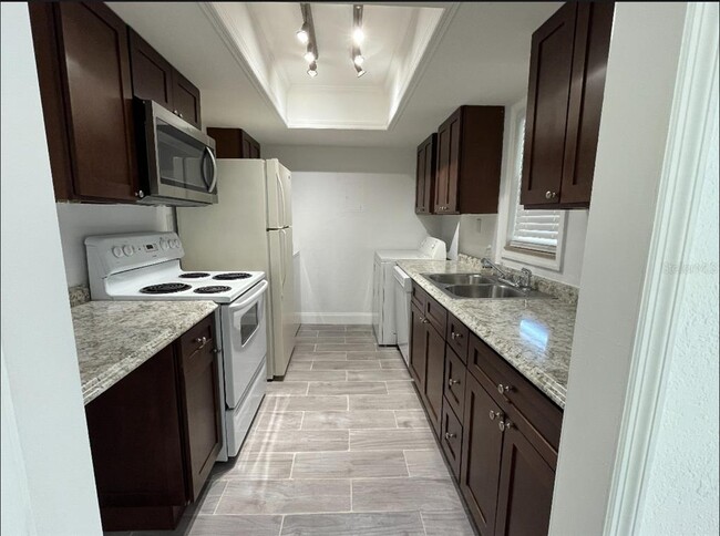 Foto del edificio - 2526 Lemon Tree Ln