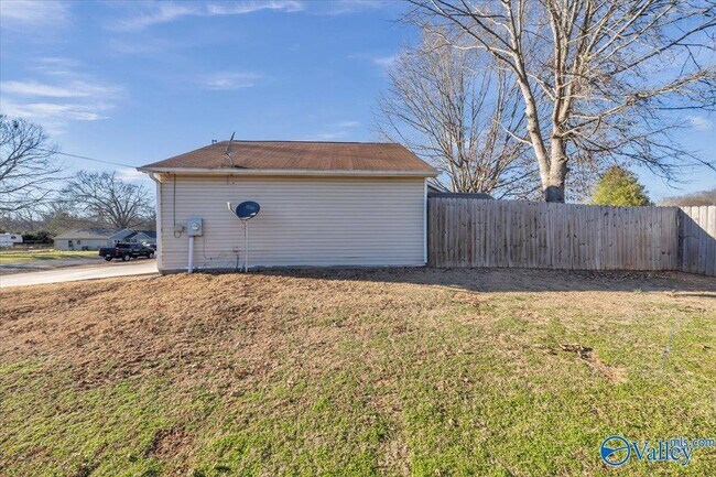 Building Photo - 316 Buffalo Creek Dr