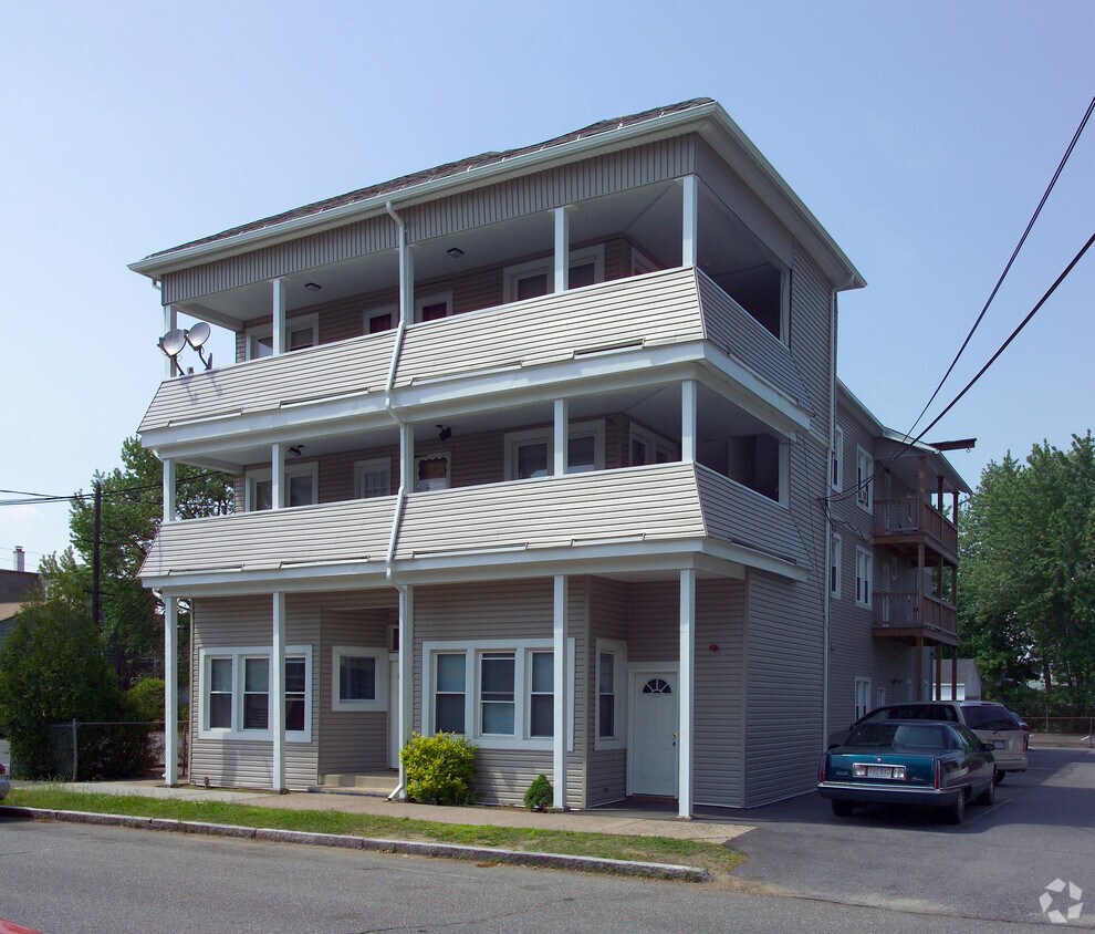 Building Photo - 24 Lafayette St